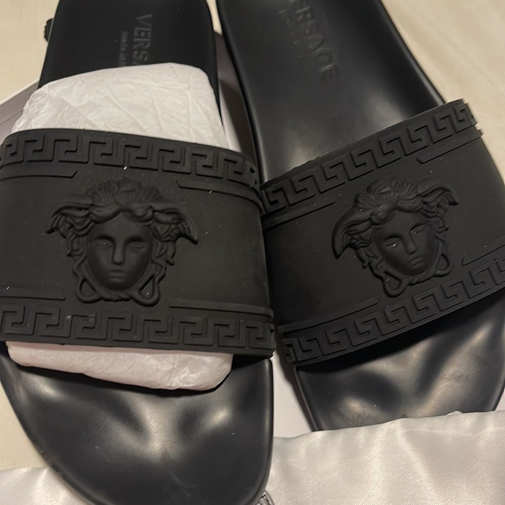 Versace slides - Picture 2 of 7